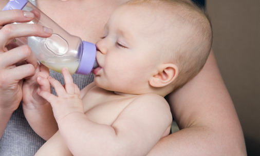 为此e家政整理建议最佳的母乳喂养时长，即母乳喂养多久最好?